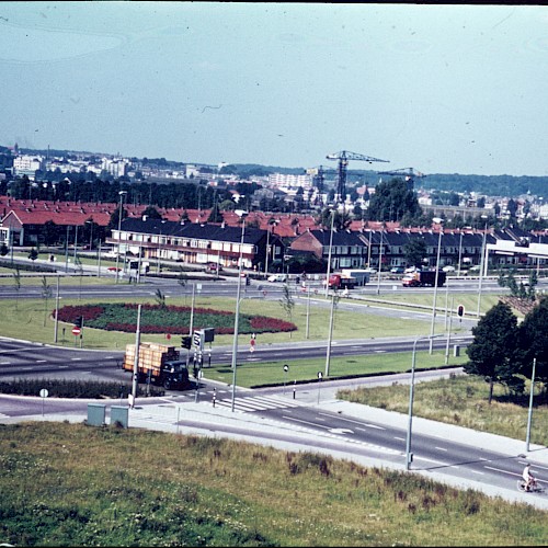 De Monchyplein, 1970. Gelders Archief: 1524 - 2786, Fototgraaf Gemeentearchief Arnhem, CC0 1.0 licentie.